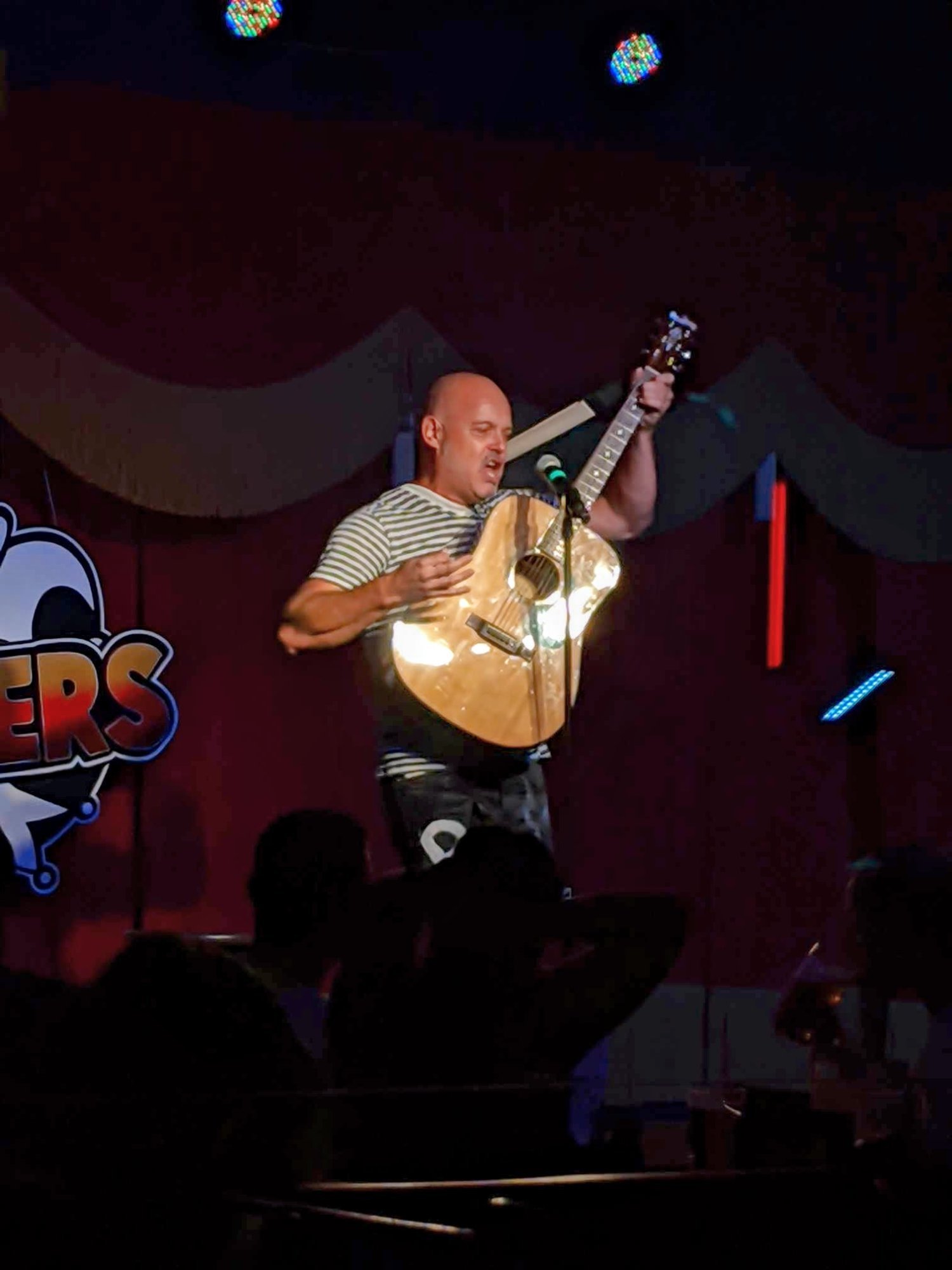 Steve Degay performing